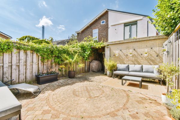 Cost of Courtyard Patio Service in Orange Park